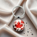 Détail du porte-clés drapeau du Canada sur un élégant tissu en soie couleur champagne - Style Drapeau du Canada Retro Usé (22)