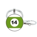 Dettaglio del portachiavi con pallina da biliardo verde n. 14 e chiusura a moschettone - Stile 14