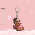 Porte-clés plat en acrylique 2D, fille en dessin animé et cabriolet rouge rétro - Fille de Mode (5)