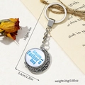 Silberner Mondsichel Schlüsselanhänger zum Vatertag mit Happy Father's Day Schriftzug - Silberner Mond Vatertagsstil