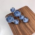 Paio di fermagli per capelli a bolle blu con base in metallo dorato su legno scuro - Blu (B-2294-1)