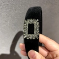 Diadema ancha de lujo en terciopelo negro con hebilla rectangular de cristales brillantes - Negro