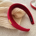 Vintage Haarreif aus rotem Samt mit goldenem Metalldetail und Handmade-Etikett - Groß