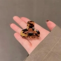 Pinza per capelli media in acetato con motivo a guscio di tartaruga marrone - Stampa Leopardata Scura
