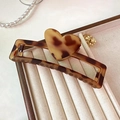 Grande pince à cheveux vintage motif tortue avec cœur, fini mat marron élégant - Style Cœur Écaille Vintage (D-4476-3)