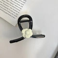 Elegante pinza per capelli nera con fiore di camelia crema e rilievo numero 5 - Beige