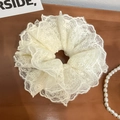 Elastico scrunchie oversize in pizzo bianco crema con ricami floreali a più strati - Beige (D-5194-1)