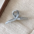 Elegante pinza per capelli effetto marmo con design a torsione e molla dorata per donna - Stile Incrociato