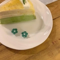 Mini molletta per capelli a fiore verde con perla bianca per un look dolce e femminile - Stile Perla Verde
