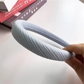 Cerchietto imbottito azzurro con trama a nido d'ape e tessuto a maglia elegante - Blu