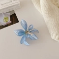 Elegante blauwe zijden magnolia bloem haarclip voor een lente vakantie kapsel - Blauw