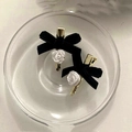 Fermagli vintage in velluto con fiocchi e rose bianche su base dorata per capelli - Fiocco di Rosa (B-2572-1) / Nero Con Fiori Bianchi