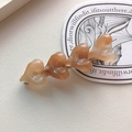 Elegante fermaglio per capelli con cuori in resina ambrata sfumata dallo stile minimalista - Marrone
