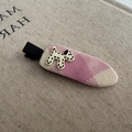 Fermaglio per capelli intrecciato rosa e beige con ciondolo a forma di dalmata - Rosa Goccia d'Acqua (D-5731-4)