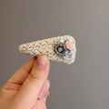 Pinza per capelli intrecciata a mano beige con perle e rose in stile vintage - Clip Laterale (D-5775-2)