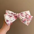 Große Haarklammer mit Aquarell-Blumenmuster aus Stoff, von Hand präsentiert für Damen - Aquarell Floral (D-5791-1)