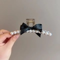 Eleganter Perlen-Haarclip mit schwarzer Schleife und goldenen Metalldetails für Damen - Schwarzer Schleifenperlen-Stil (D-5845-1)