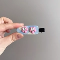Fermaglio per capelli a scacchi blu e bianchi con fiori rosa e strass a cuore - Fermaglio a Goccia (D-5867-1)