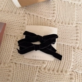 Coppia di eleganti fermagli per capelli con fiocco in velluto nero su maglia - Nero