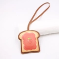 Ciondolo per borsa in pelle a forma di toast con marmellata di fragole e cordino - Toast Con Torta Di Fragole