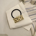 Minimalistischer schwarzer Haargummi mit geometrischen Goldmetallen und Gummiband - Goldkettendesign (D-5474-1)