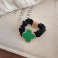 Elastico scrunchie nero retrò con ciondolo quadrifoglio verde e orsetto - Stile Quadrifoglio Verde (D-4040-1)