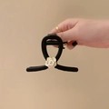 Elegante pinza per capelli camelia nera opaca con accenti dorati per acconciatura francese - Fermaglio Camelia Bianca