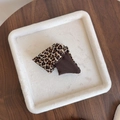 Braunes Haargummi mit Leopardenmuster im Retro-Stil aus hochwertigem, weichem Stoff - Kaffee Leoparden Haarklammer (D-5946-2)