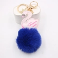 Détail du pendentif cygne rose avec couronne et pompon en fausse fourrure bleu royal - Bleu Saphir