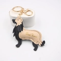 Lindo llavero de cuero con forma de perro y letras doradas Luck Comes y cierre de metal - Perro / Negro