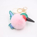Roze pluche kolibrie sleutelhanger met blauwe kunstlederen vleugels en gouden sluiting - Lichtroze