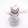 Portachiavi gatto in finta pelliccia grigia con orecchie viola e clip in metallo oro - Grigio chiaro