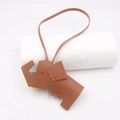 Brauner Elefant-Anhängsel aus PU-Leder mit Litschimaserung und Trageband für Taschen - Lanyard Elefant Anhänger / Kaffeebraun