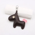 Porte-clés cheval en cuir marron foncé avec queue en cœur rose et emblème dollar - Brun Foncé
