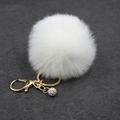 Weißer Kunstpelz-Bommel-Schlüsselanhänger mit goldener Schließe und glitzernder Strass-Kugel - (Strassball) Kaninchenfellimitat-8CM / Weiß