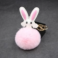 Süßer rosa Plüsch-Hasen-Schlüsselanhänger mit weißen Ohren und goldenem Taschenanhänger - Hellrosa