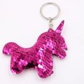 Dettaglio portachiavi a unicorno rosa con paillettes reversibili e anello in metallo - Unicorno / Rosa Rossa