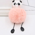 Dettaglio portachiavi panda in pelliccia sintetica rosa con viso carino in pelle - Rosa