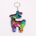 Llavero de alpaca con lentejuelas arcoíris y anillo de metal para bolsos de mujer - Jirafa/Alpaca / Colorido