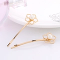 Barrettes à cheveux fleurs dorées avec perles en lot de 2 pour coiffures élégantes - Fleur à cinq pétales