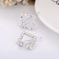Coppia di fermagli quadrati con strass arcobaleno su base in lega d'argento - Lato Positivo Platino