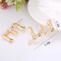 Set of 2 golden bamboo texture E-shaped alloy hair clips, size 5.5cm by 2.3cm - Letter E
