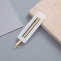 Fermaglio per capelli geometrico minimalista in acetato di marmo bianco e metallo dorato - Giada Bianca