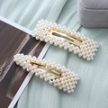 Set di fermagli per capelli con perle vintage e lega dorata su elegante tessuto plissettato - Oro