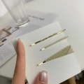 Three-piece gold hair clip set with sleek metal bar, pearl strand and triangle clip - Plaid Triangle With Pearl