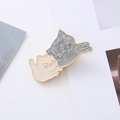 Süße Katzen-Haarspange mit grauem und beige Marmormuster und goldener Metallumrandung - Weiße und graue Katzen