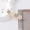 Elegante fermaglio per capelli dorato con strass brillanti e fiori di perle di cristallo cangianti - Fermaglio a Rana Fiore 4