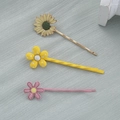 Three-piece set of cute floral hair clips with daisy and pink flower designs - Three-Piece Set / Pink