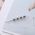 Niedliche Haarspange im koreanischen Stil mit vier kleinen Bärenmotiven auf Modemagazin - Weißer Bär