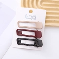Pinzas para el pelo geométricas Morandi en beige, granate y negro en tarjeta - Diseño de ondas cuadradas